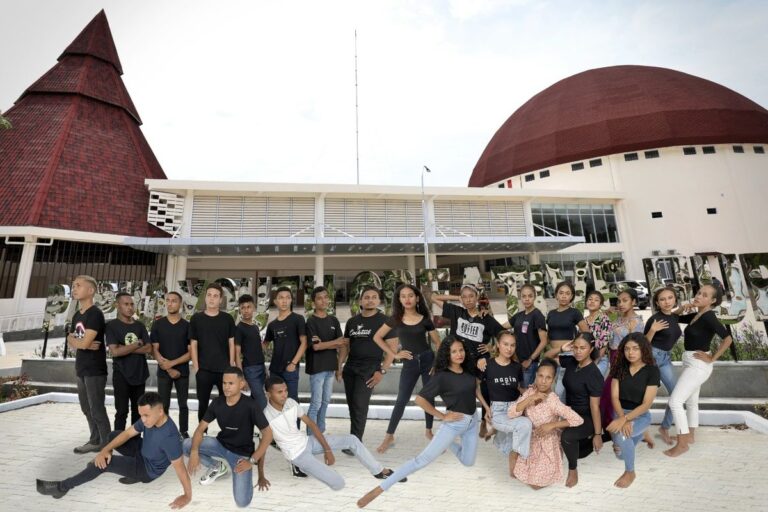 30-anak-muda-siap-tampilkan-karya-desainer-papua-di-peresmian-gedung-pych