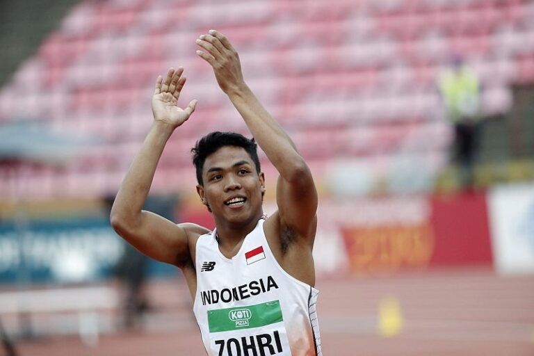 sea-games-2023-gagal-jadi-yang-tercepat-di-200-meter-putra-lalu-muhammad-zohri-harus-puas-raih-medali-perunggu-Zhiw08H0pt