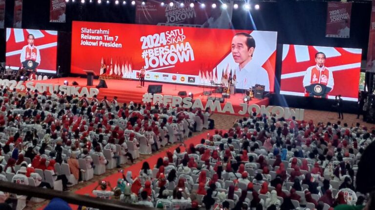 jokowi-ke-relawan-soal-2024-tunggu-momentum-tepat-ojo-dumeh_169
