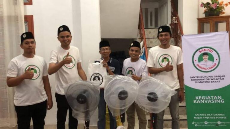 berita_RelawanSDGSumateraBaratKompakSosialisasikanGanjarPranowo