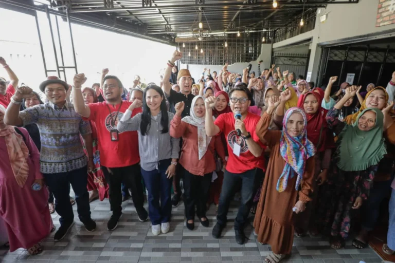 pena-mas-ganjar-diskusi-dengan-wali-murid-untuk-menyosialisa-gunw