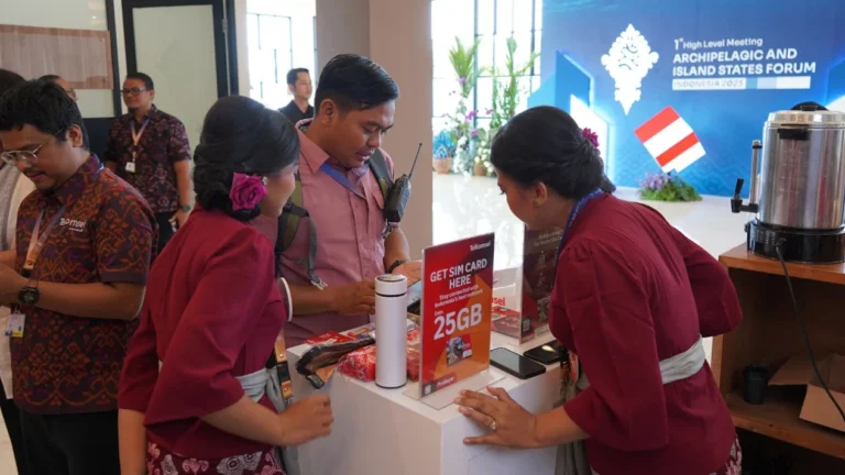 6523d699d1b7c-kesiapan-telkomsel-dalam-konferensi-tingkat-tinggi-atau-ktt-ais-forum-2023_1265_711