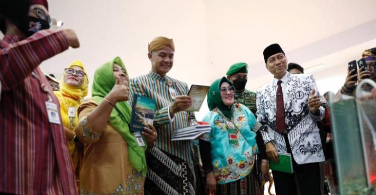 hari-guru-nasional-2022-ganjar-jamin-kesejahteraan-guru-honorer-di-jawa-tengah_150292