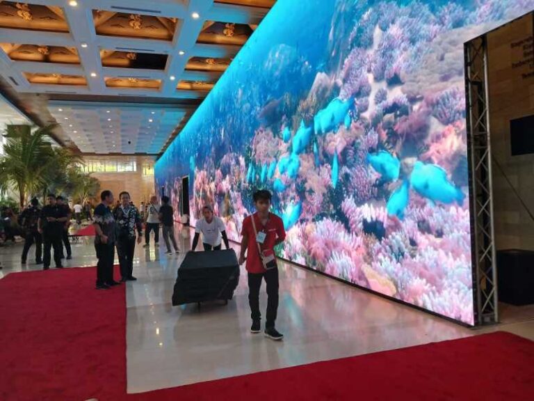 layar-raksasa-bertemakan-ocean-akan-sambut-kedatangan-delegasi-ktt-ais-J1rv8YFK8a