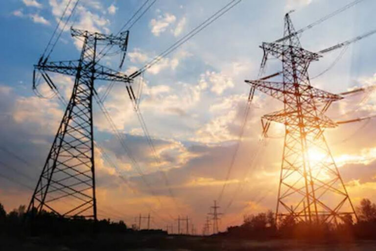 topang-sistem-kelistrikan-jawa-bali-pln-operasikan-jaringan-transmisi-sepanjang-1181-kms_s4kNpgX3g5