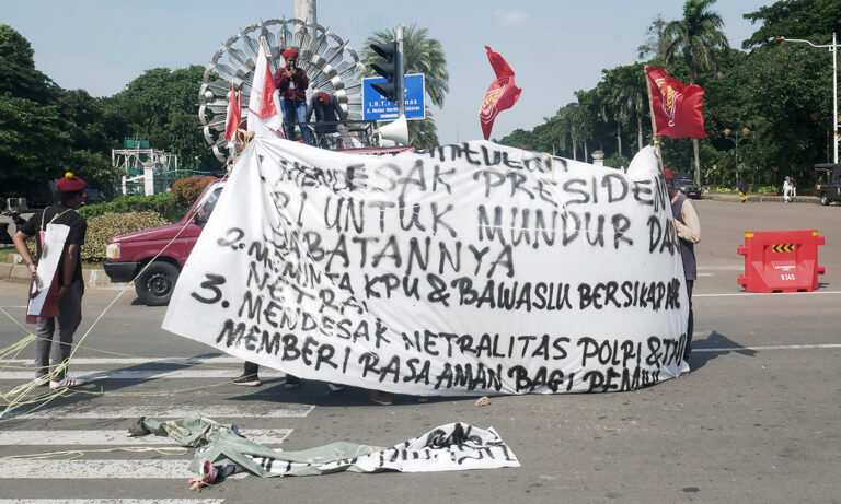 Demo-Mahasiswa-Aksi-Tolak-Pemilu-Curang-3-1995136369