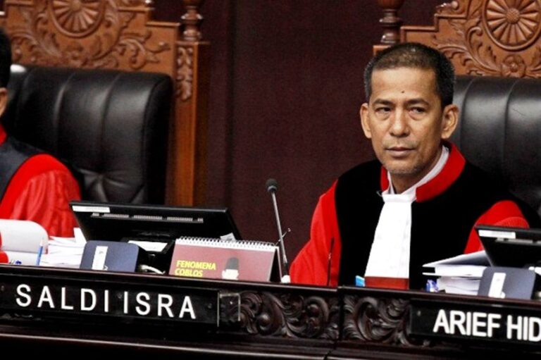 hari-ini-hakim-konstitusi-saldi-isra-diperiksa-mkmk-gge