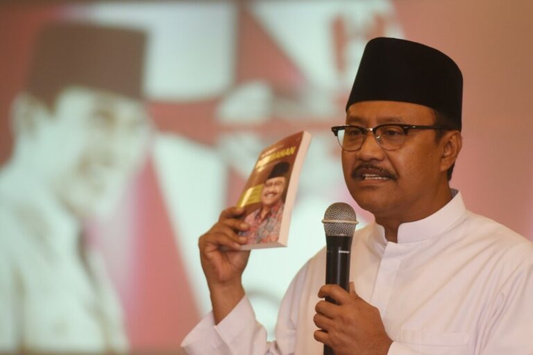 DUKUNGAN FORUM ALUMNI MUDA GMNI