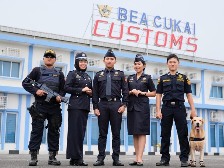 ilustrasi-bea-cukai_43