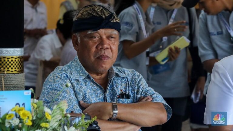 menteri-pekerjaan-umum-dan-perumahan-rakyat-pupr-basuki-hadimuljono-saat-menghadiri-acara-balinese-water-purification-ceremony-1_169
