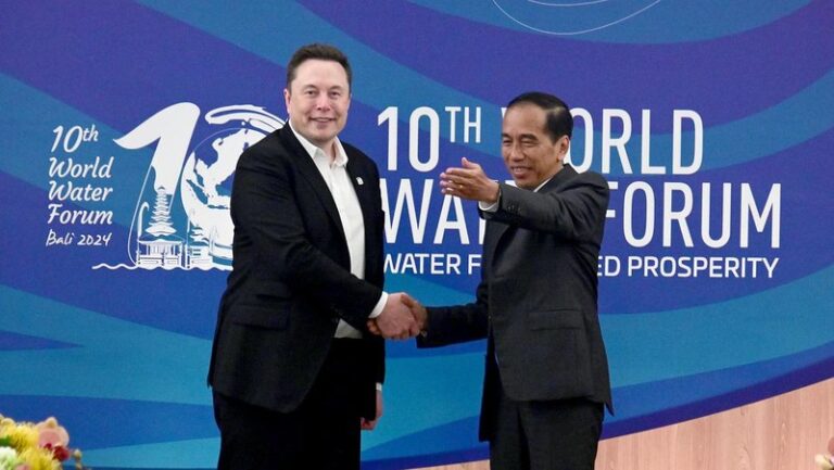 presiden-joko-widodo-bertemu-dengan-ceo-spacex-dan-tesla-elon-musk-di-sela-sela-konferensi-tingkat-tinggi-ktt-world-water-foru-5_169