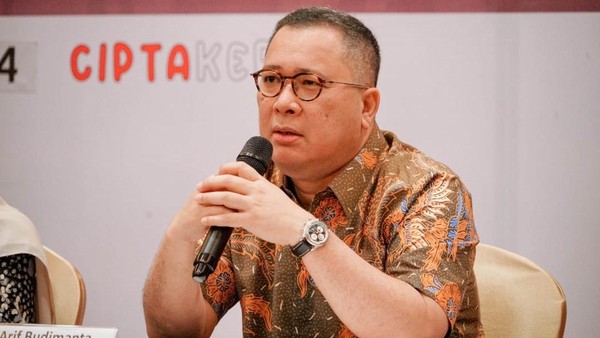 sekretaris-satgas-uu-cipta-kerja-arif-budimanta_169 (1)
