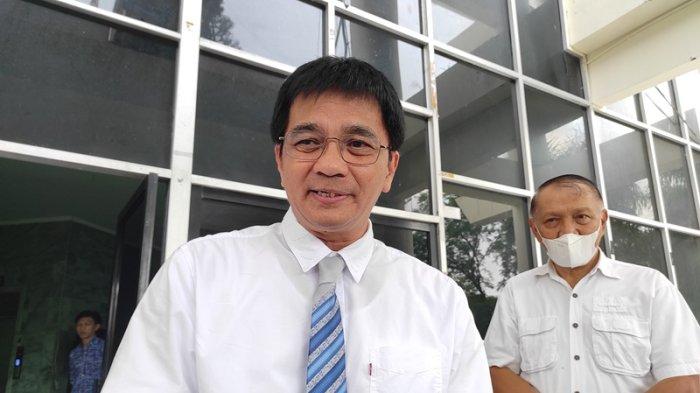 Wakil-Rektor-I-Unsrat-Bidang-Akademik-Prof-Dr-Ir-Grevo-S-Gerung-MSi-jghjghj