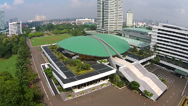 kubah-hijau-gedung-dprmpr-senayan-jakarta_169
