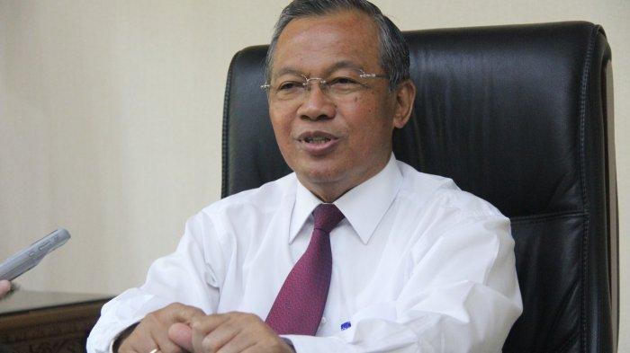 rektor-uns-solo-prof-dr-h-ravik-karsidi-ms