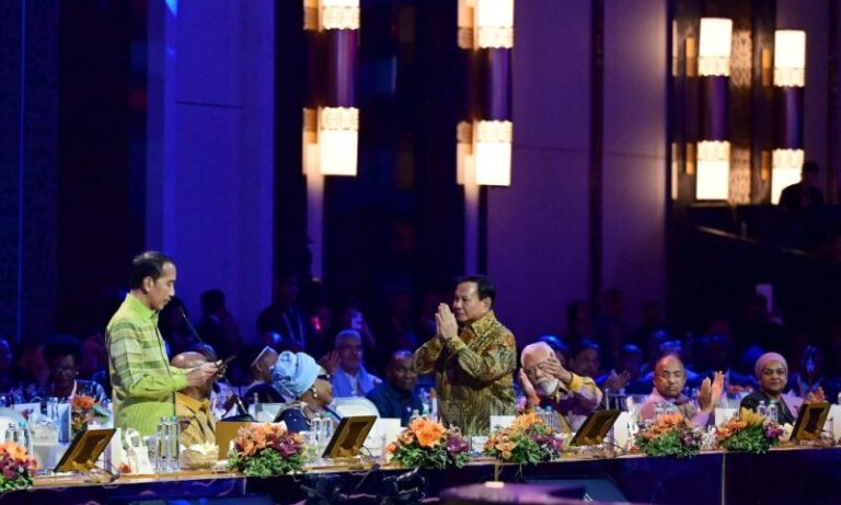 Menhan-Prabowo-Dampingi-Presiden-Jokowi-Sambut-Tamu-Negara-di-Gala-800x480