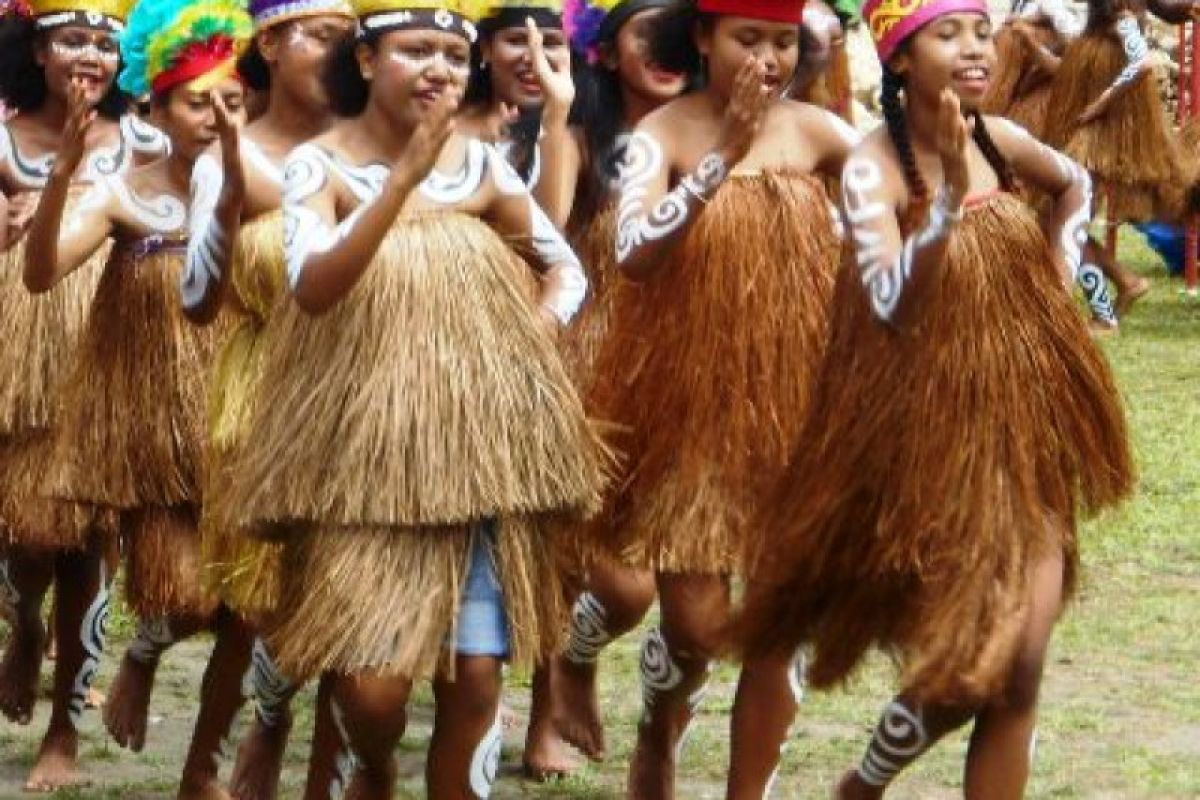 perempuan-papua