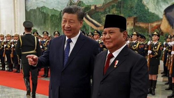 chinese-president-xi-jinping-l-and-indonesian-president-prabowo-subianto-attend-a-welcome-ceremony-at-the-great-hall-of-the-pe_169