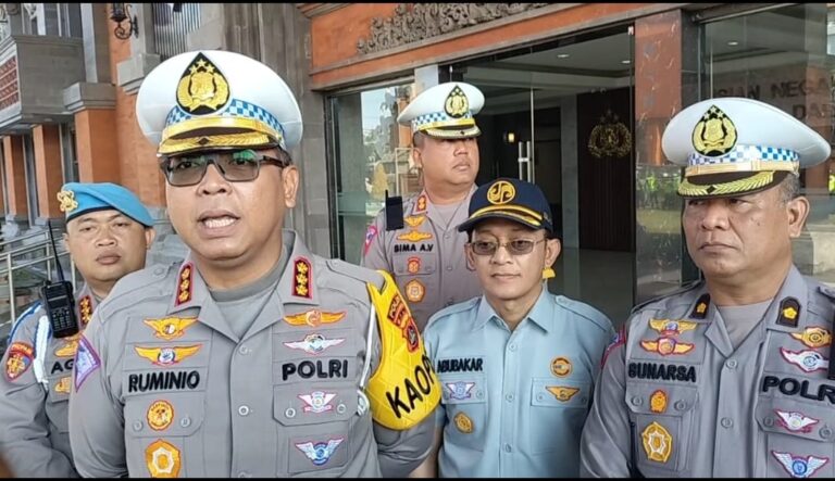 Dirlantas-Polda-Bali-Ajak-Masyarakat-Ciptakan-Kamseltibcarlantas