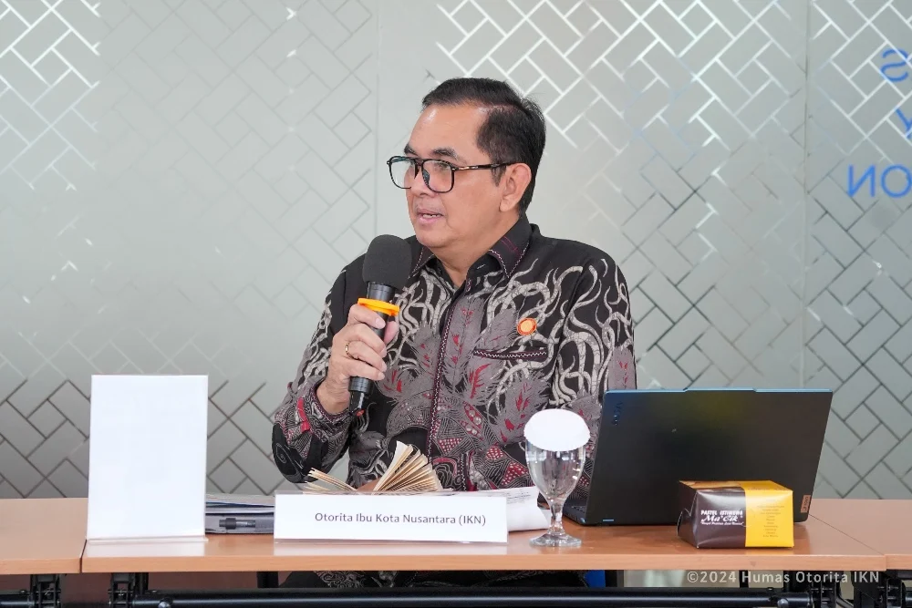 staf_khusus_bidang_komunikasi_publik_otorita_ikn_troy_pantouw_dalam_bisnis_indonesia_forum_1725724511
