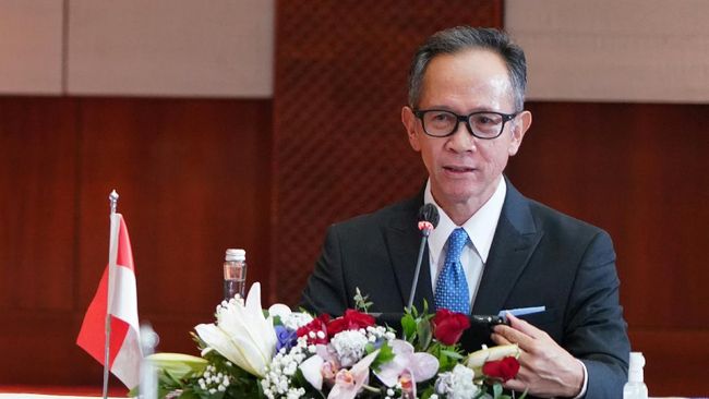 wakil-menteri-luar-negeri-ri-mahendra-siregar_169