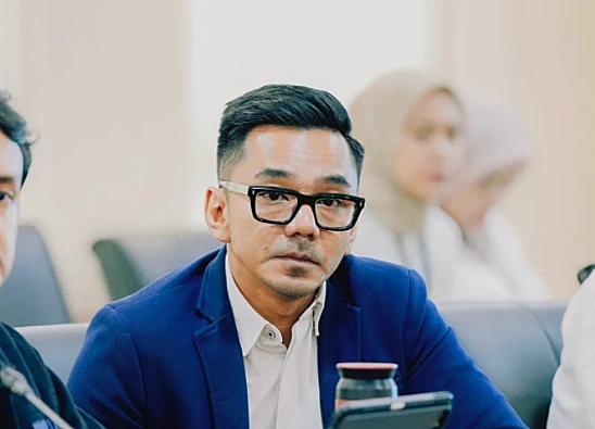 11012025063237potret-juru-bicara-kantor-komunikasi-kepresidenan-ri-dedek-prayudi-yang-baru-baru-ini-menyoriti-program-mbg