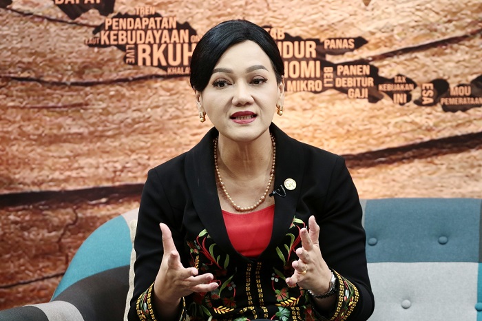 Friderica-Widyasari-Dewi (1)
