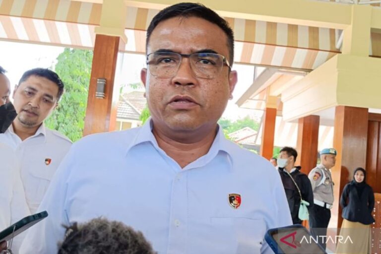 direktur-reserse-narkoba-polda-ntb-kombes-pol-deddy-supriadi-2mof