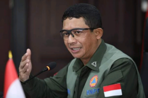 Kepala-Badan-Nasional-Penanggulangan-Bencana-atau-BNPB-Letnan-Jenderal-TNIjatimtimes-P4b49bde102193440.md