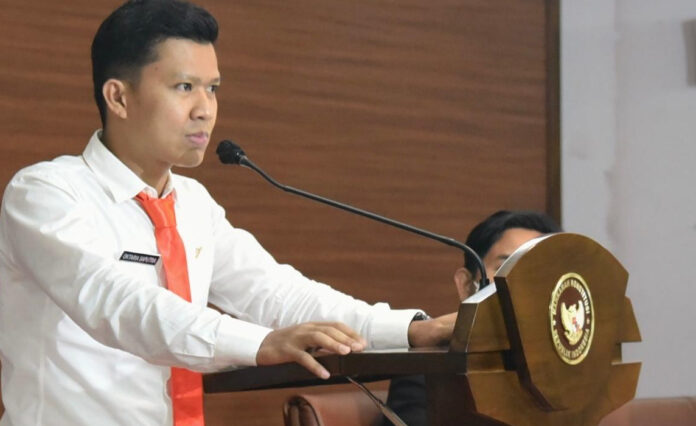 Oktaria-Saputra-Ketua-Umum-Dewan-Pengurus-Pusat-Perhimpunan-Gerakan-Nusantara-Raya-696x426