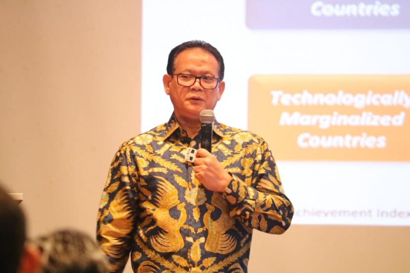 guru-besar-ipb-university-prof-dr-ir-rokhmin-dahuri_200815105311-300