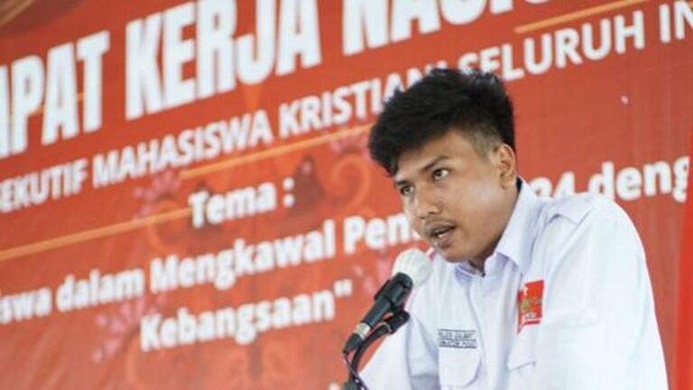 koordinator-pusat-bem-kristiani-se-indonesia-charles-gilbert_169