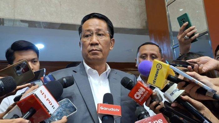 Supratman-Andi-Agtas-saat-ditemui-awak-media-di