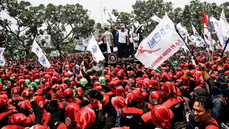 https___silo.kompas.id_wp-content_uploads_2019_10_Unjuk-Rasa-Buruh-Berlangsung-Tertib_83624952_1570035511