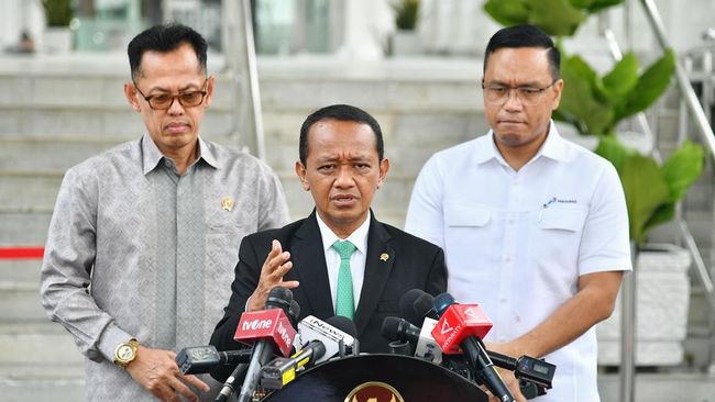 keterangan-pers-menteri-energi-dan-sumber-daya-mineral-esdm-bahlil-lahadalia-kompleks-istana-kepresidenan-jakarta-31-oktober-2_169
