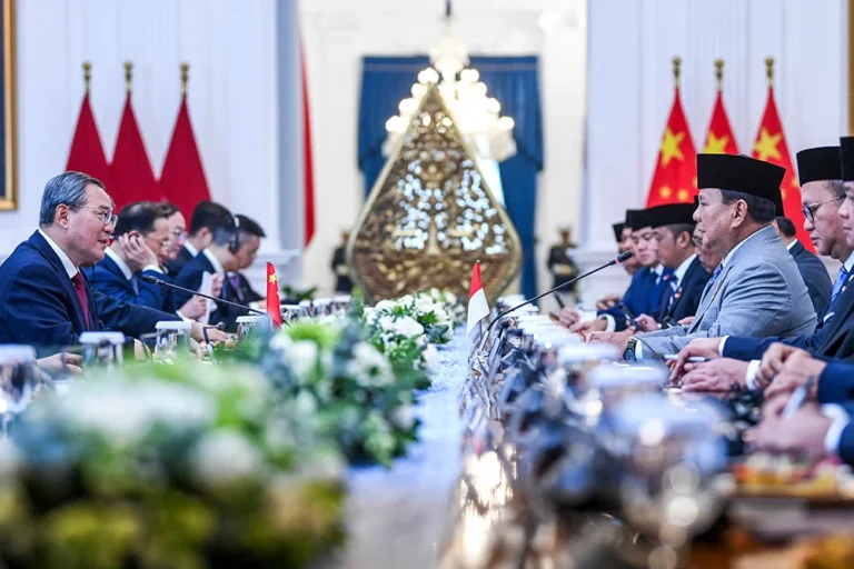 antarafoto-presiden-prabowo-menerima-kunjungan-pm-china-li-qiang-1748170679