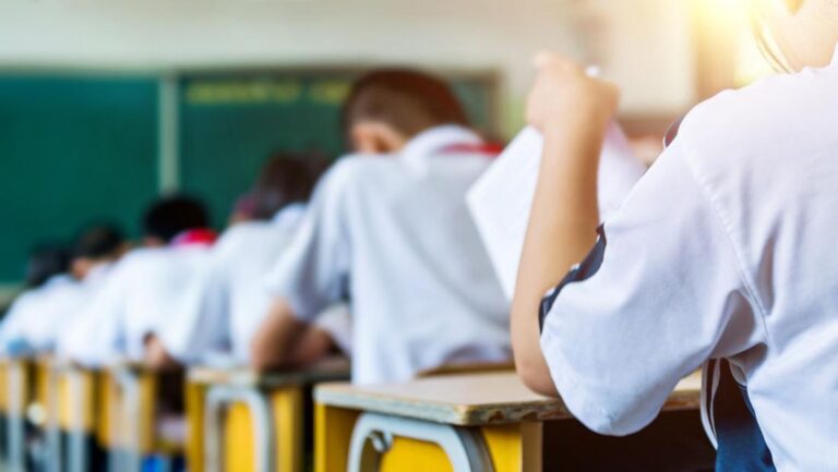 ilustrasi-anak-ujian-sekolah-1740977407457_169
