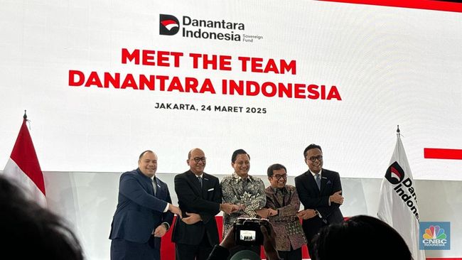 kepala-badan-pengelola-investasi-daya-anagata-nusantara-rosan-perkasa-roeslani-mengumumkan-struktur-kelembagaan-badan-pengelol-1742796371077_169