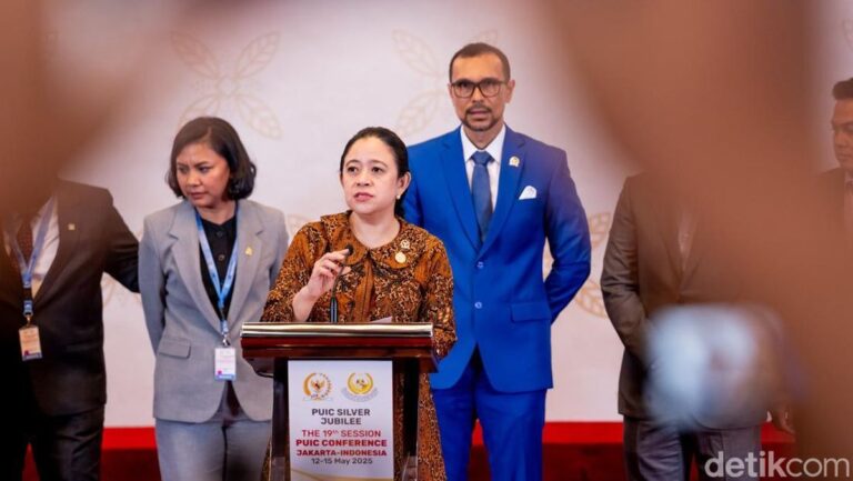 ketua-dpr-ri-puan-maharani-menutup-konferensi-oki-di-dpr-senayan-jakarta-kamis-1552025-tim-media-puan-1747313401652_169
