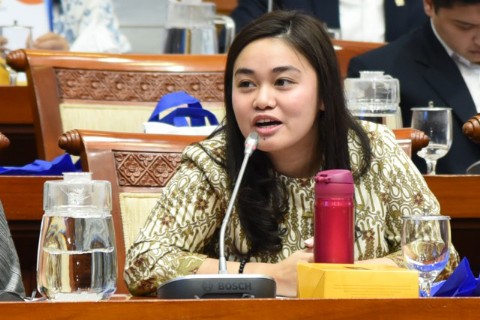 002FarahOJI_2106_copy_480x320