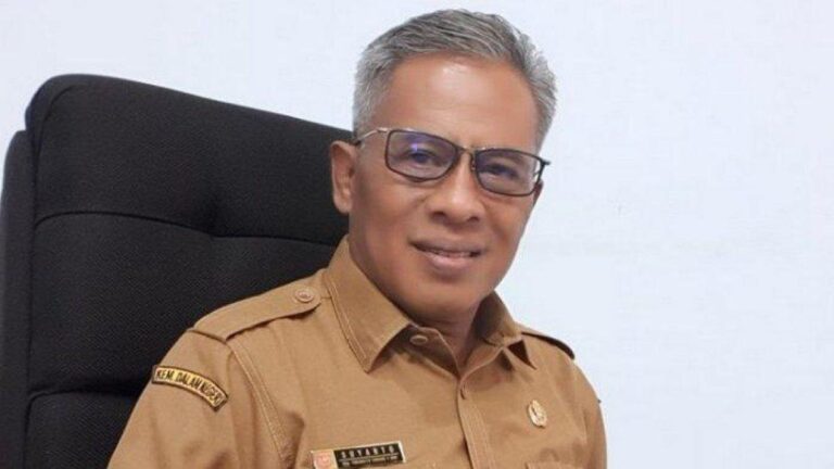 Suyanto-saat-masih-menjabat-sebagai-Sekda-Kotawaringin-Barat