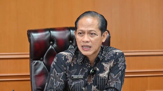 direktur-jenderal-planologi-kehutanan-dan-tata-lingkungan-hanif-faisol-nurofiq_169