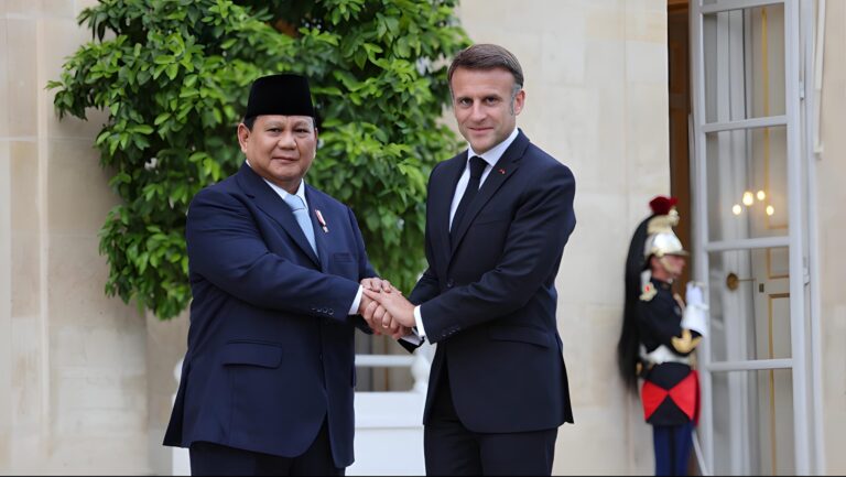 Pres-Macron-1-scaled
