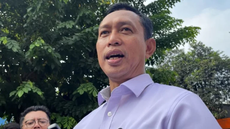 6879d6c561d1f-direktur-utama-perum-bulog-ahmad-rizal-ramdhani_1265_711