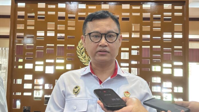 Asisten-Deputi-Koordinasi-Perlindungan-Data-dan-Transaksi-Elektronik-Kemenko-Polhukam-Syaiful-Garyadi-696x392