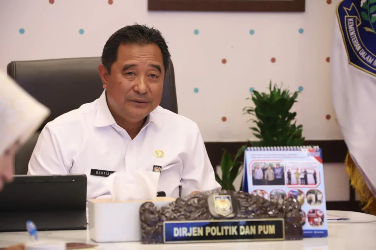 Direktur-Jenderal-Dirjen-Politik-dan-Pemerintahan-Umum-Polpum-Kementerian-Dalam-Negeri-Kemendagri-Bahtiar-Baharuddin