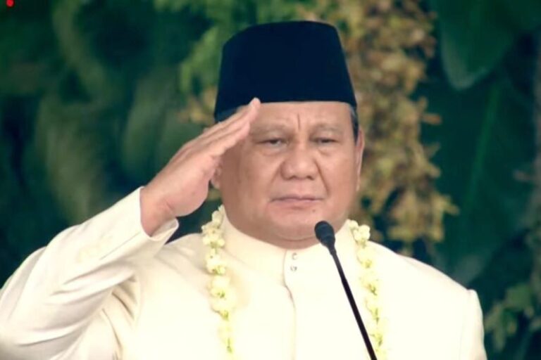 image_bank_2025_08_17_140139.252-momen-bersejarah-debut-prabowo-subianto-pimpin-upacara-bendera-hut-ri-ke-80-di-istana-merdeka-1 (1)