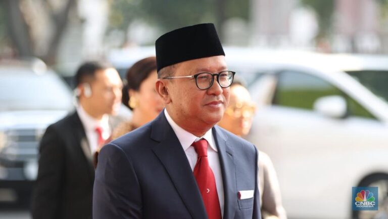 rosan-roeslani-tiba-di-istana-negara-jakarta-senin-1982024-1_169
