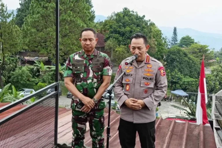 _3161_Presiden-Prabowo-Subianto-Panggil-Panglima-TNI-dan-Kapolri-Bahas-Keamanan-Pasca-Aksi-Unjuk-Rasa