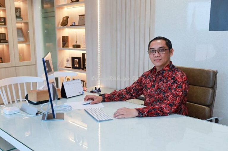 direktur-jenderal-pengawasan-ruang-digital-kemkomdigi-alexander-sabar